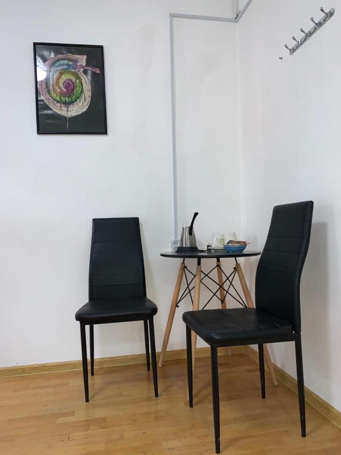 In The Center Of The City 2Rooms Tbilisi Esterno foto