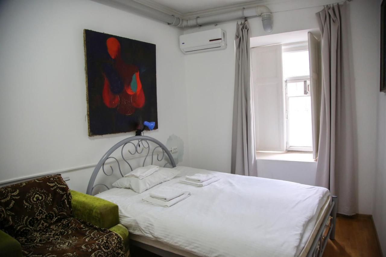 In The Center Of The City 2Rooms Tbilisi Esterno foto